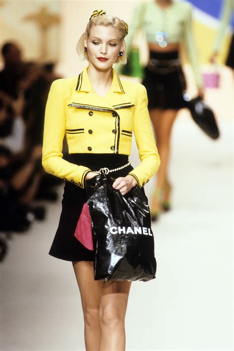 chanel s/s 1995|1995 Chanel collection.